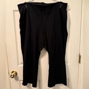 Old Navy Black Pull On Cropped Flare Pixie  Pants